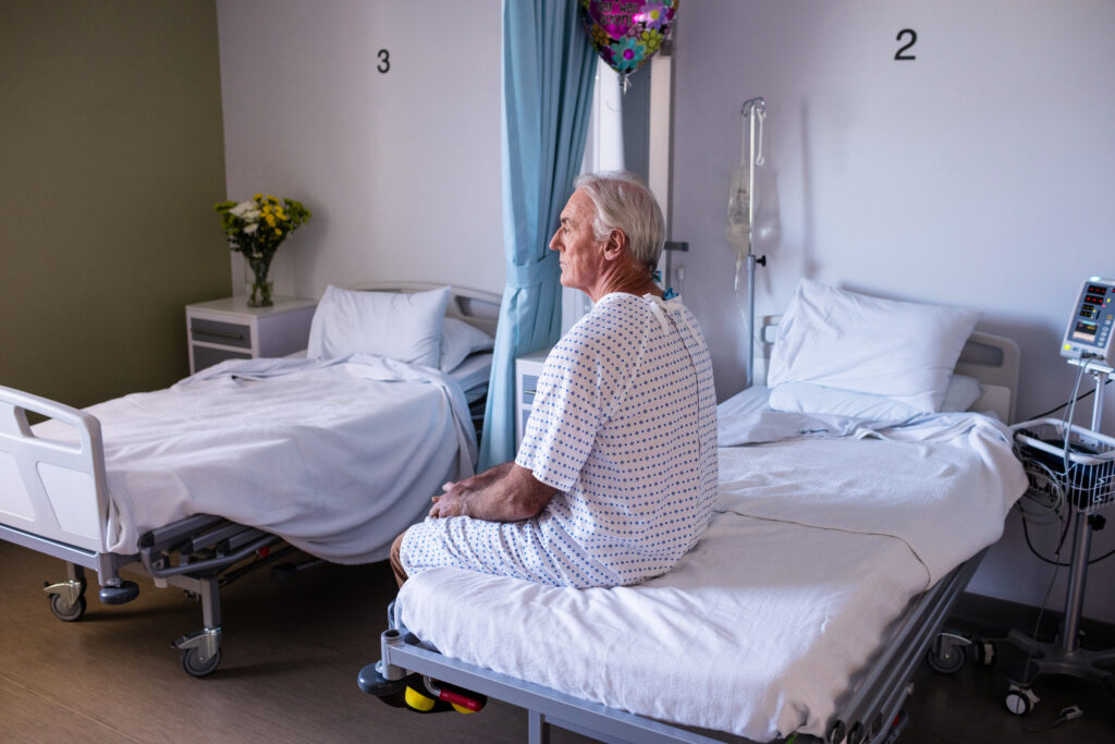 personne âgée seule hospitalisée